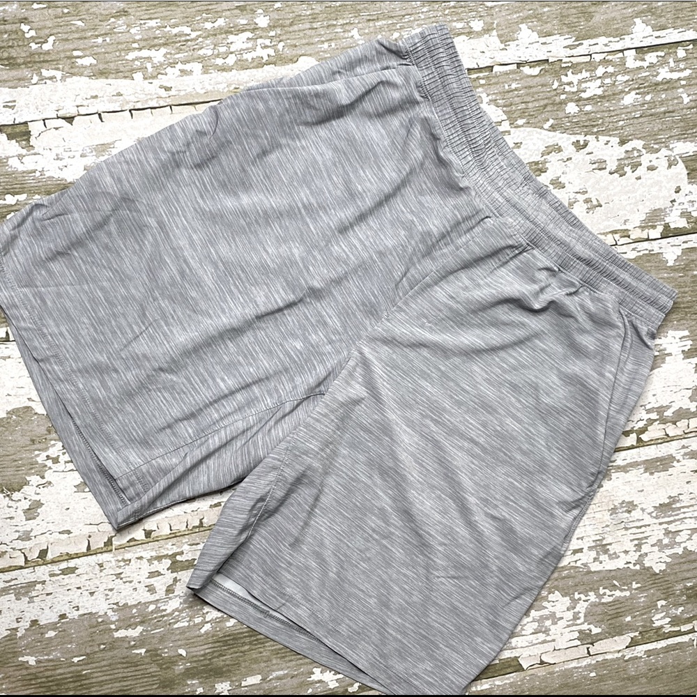 Men’s lululemon Pace Breaker short 9” linerless